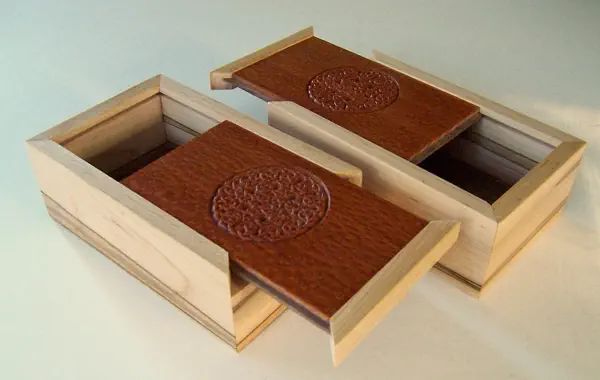 sliding lid box