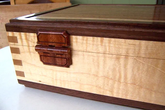 wood lock box with wood hinges