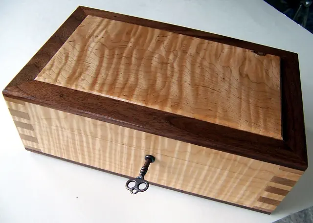 wood lock box with wood hinges