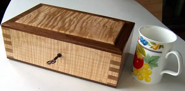 wood lock box with wood hinges