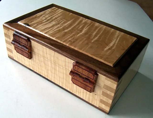 wood lock box with wood hinges